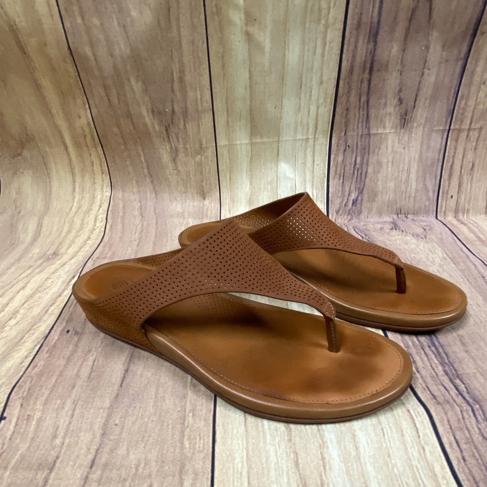 Women’s Fitflop Perforated Leather Size 8
